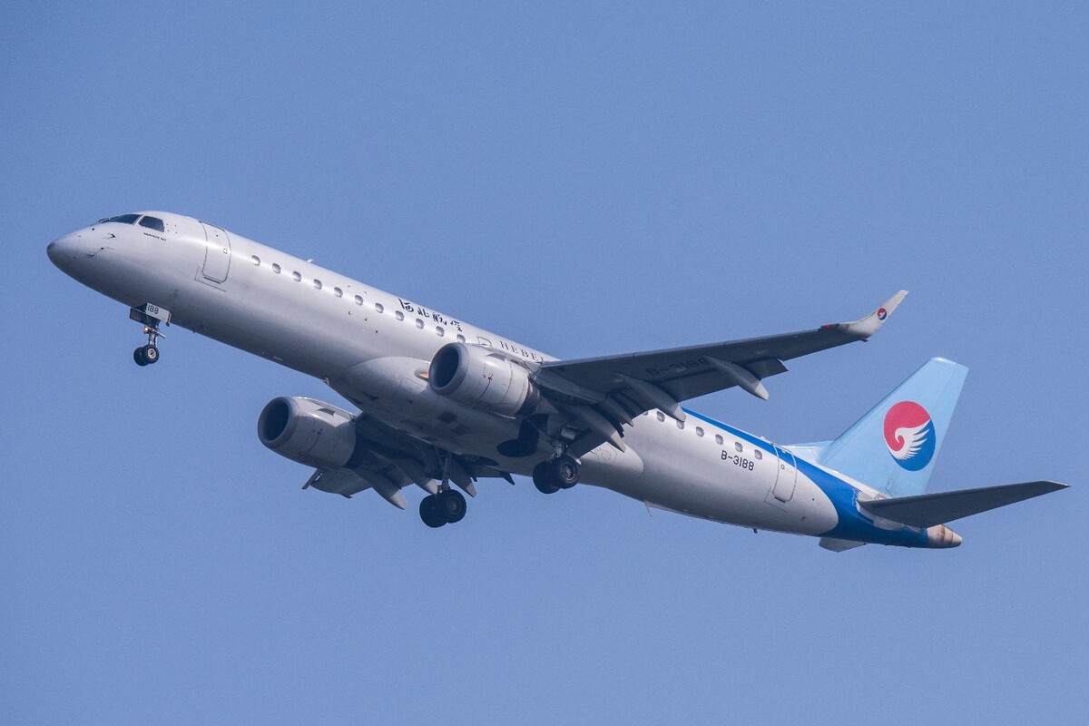 e190與河北航空 民航領(lǐng)域的輕盈之翼